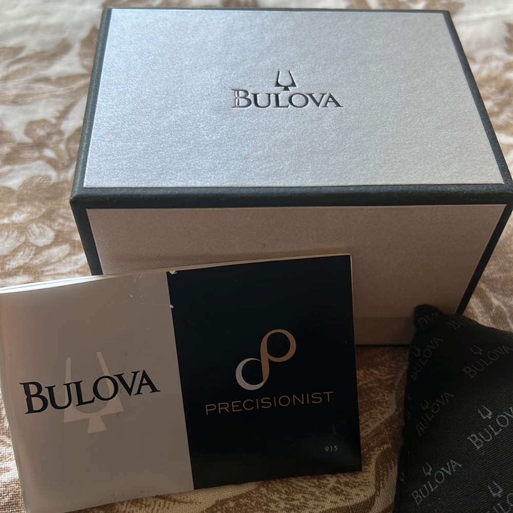 Bulova womens watch never used - Picture 4 of 4